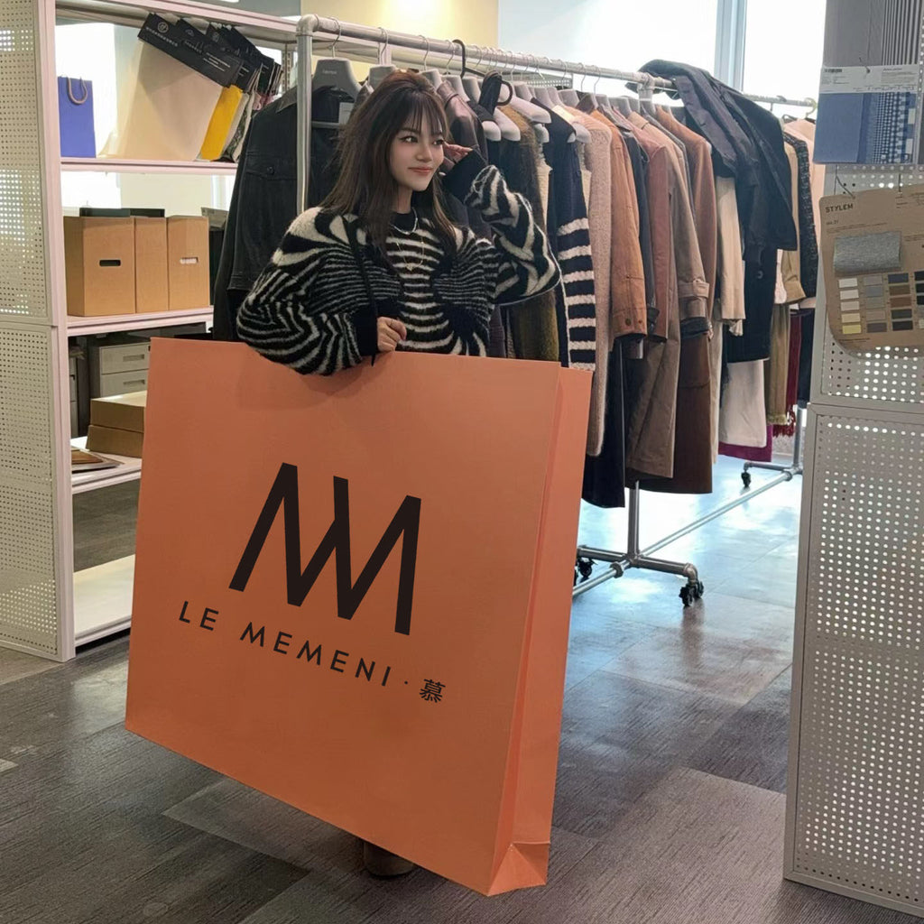 Custom Printed Oversized Paper Bags, Large Gift Shopping Totes with Handles, Wholesale Advertising Promotional Bags, Minimum Order 1 Piece.