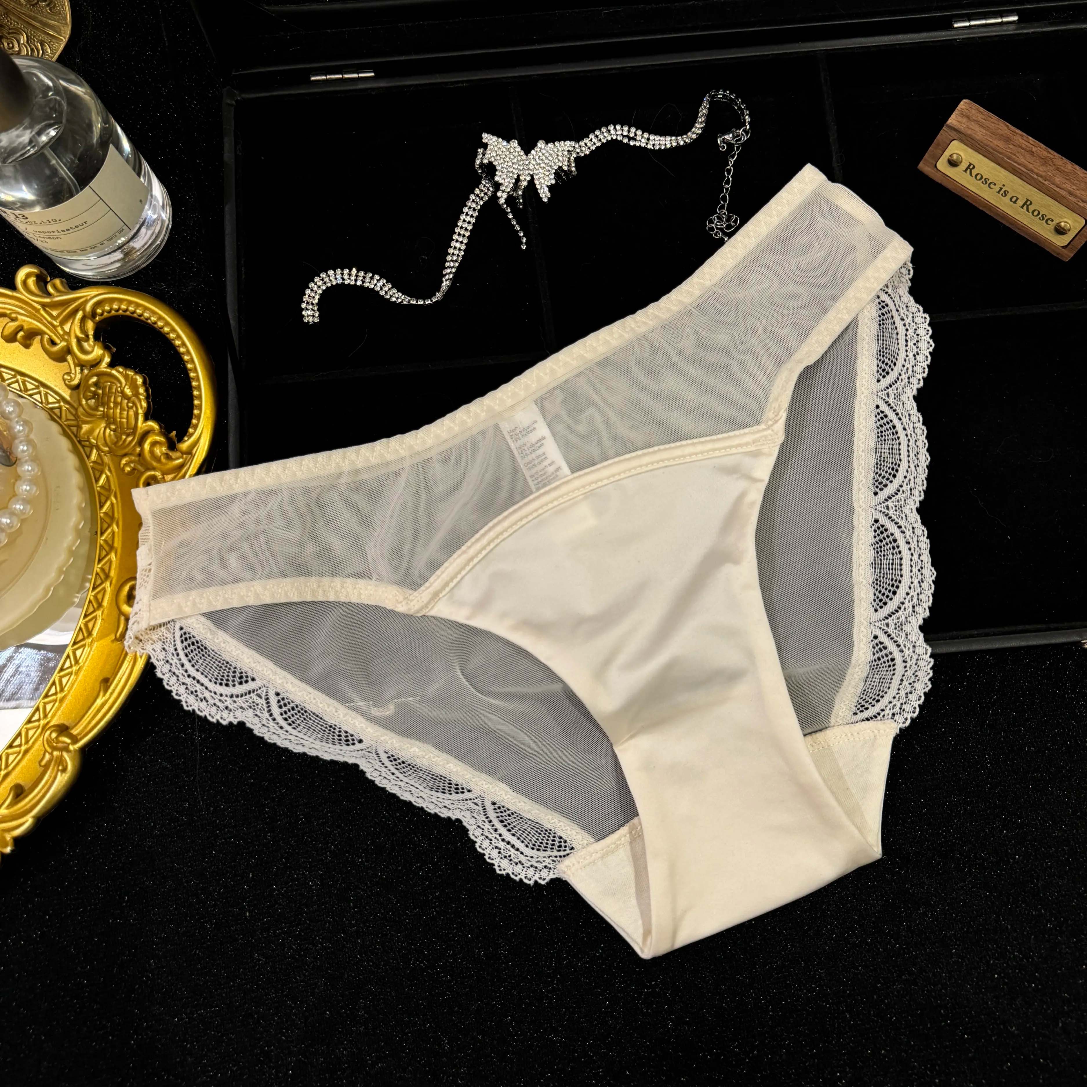 French lace embroidered delicate underwear - 5 pieces set